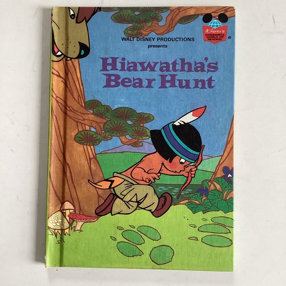 🛍️$5 Add-on🛍️ Hiawatha’s Bear Hunt book - Picture 1 of 5